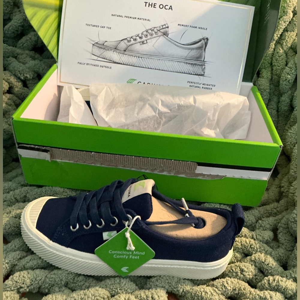Cariuma Dark Blue Women's Sneakers